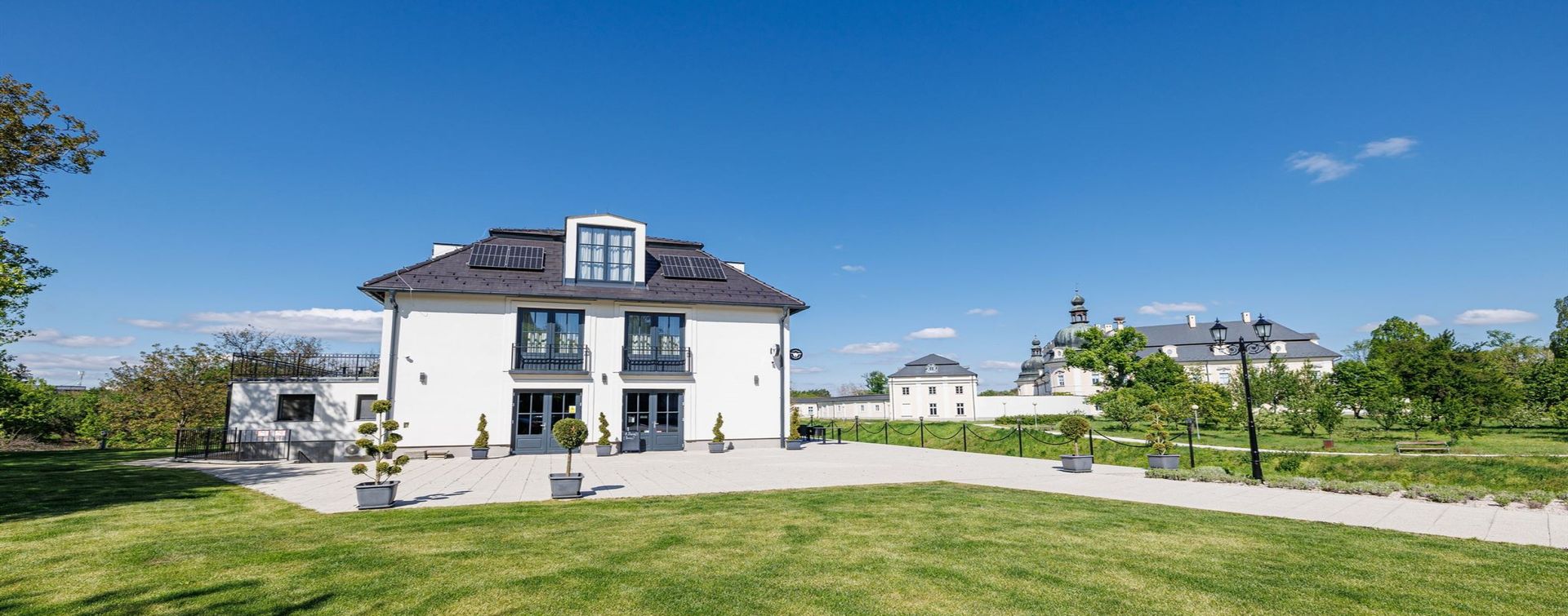 Day trip to L'Huillier-Coburg castle in Edelény